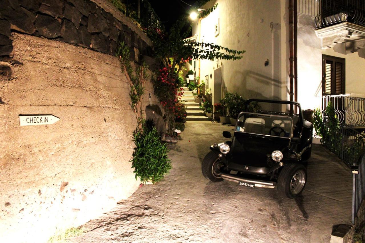 B&B Alta Marea Lipari Экстерьер фото