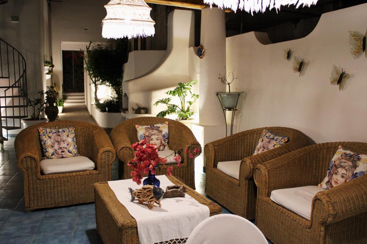 B&B Alta Marea Lipari Экстерьер фото